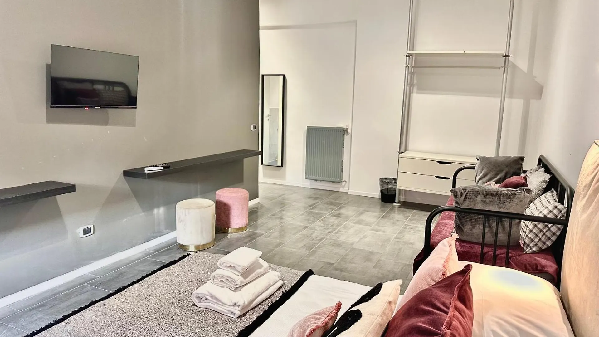 Xcross Suites Garbatella 로마 0*,