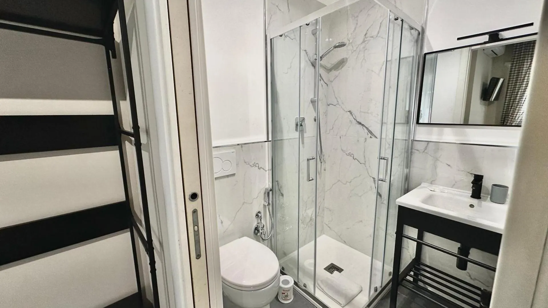 Xcross Suites Garbatella Rome Italy