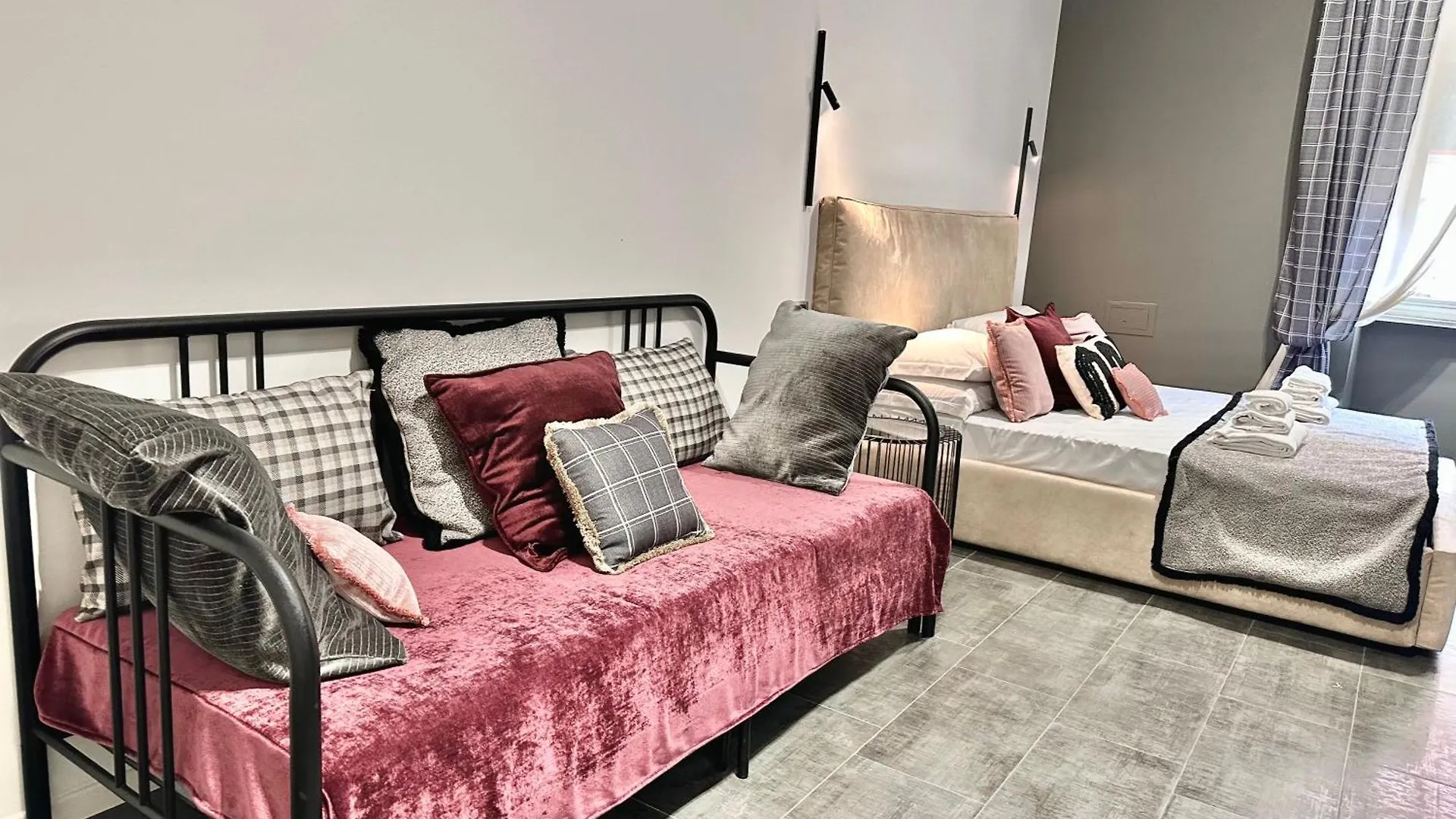 Xcross Suites Garbatella Roma 0*,  Italia